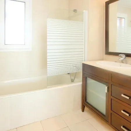 Apartman 2 Bedroom Cozy In *