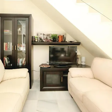 2 Bedroom Cozy In Apartman Estepona