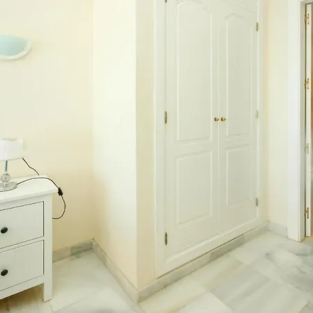2 Bedroom Cozy In Apartman Estepona
